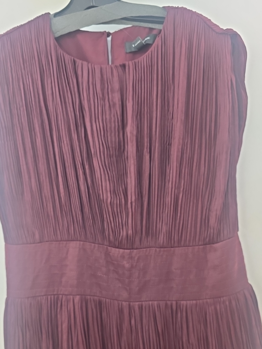 Banana Republic Elegant Sleeveless Pleated Midi Dress in Deep Plum - Picture 9 of 13